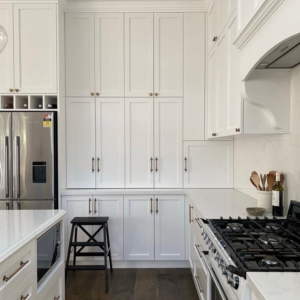 Our Randwick project!
Kitchen @thecabinetmakingco
Hardware @theenglishtapwarecompany & @hepburnhardware
Oven @smegaustralia
Photos by @allthingslovelybylu
#randwick #sydneyinteriors #sydneyinteriordesign #sydneyhomes #sydneykitchens #sydneyinteriordesigner #homedecorlove #kitchenreno #kitchenremodeling #kitchenadventures #whitekitchen #sydneylocal #sydneyluxuryhomes #sydneyarchitecture #australianinteriors #australianhomes #australianhouseandgarden #maroubra #coogee #malabar #brontebeach #northernbeachessydney #sydneymums #sydneymum