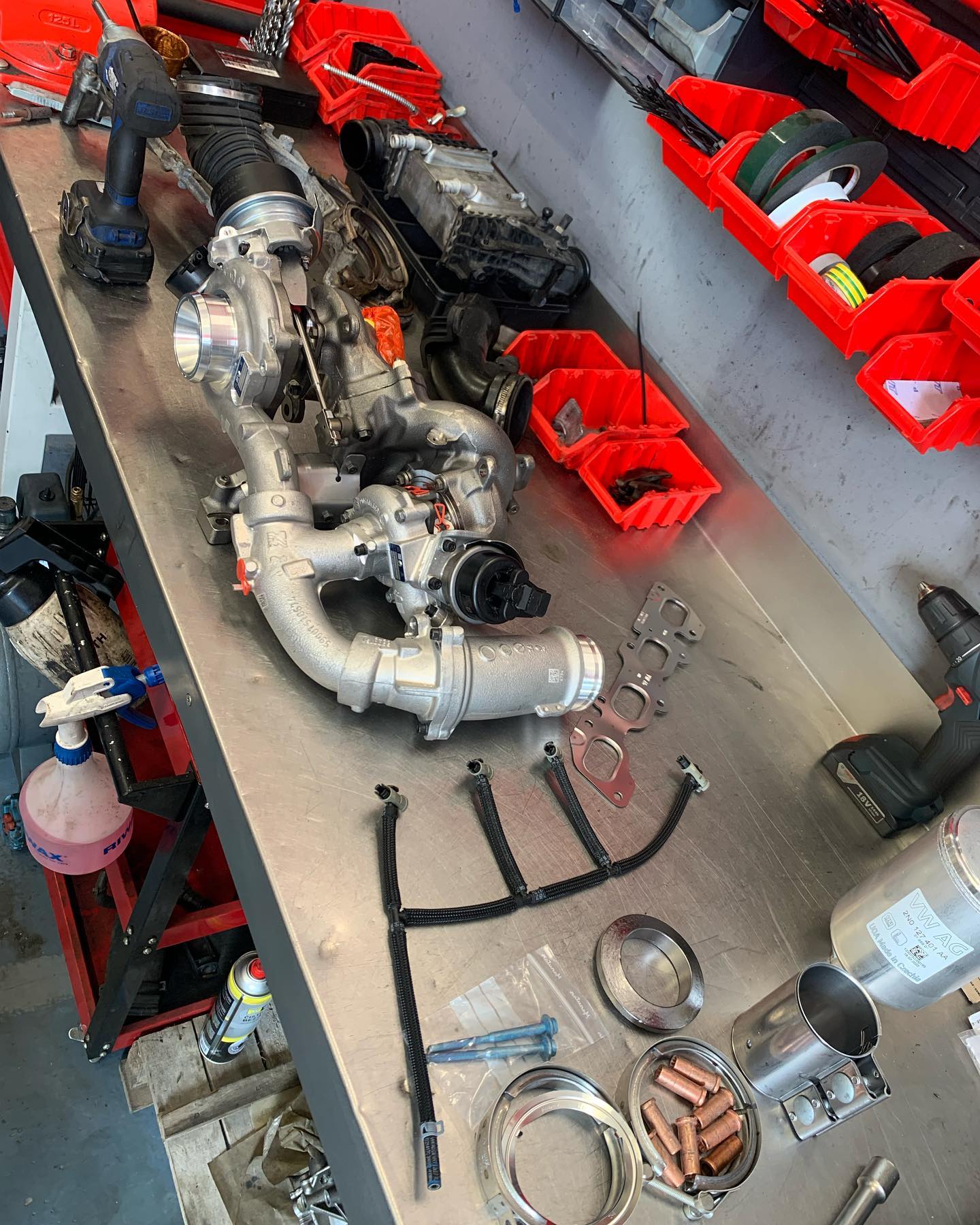 Vw Crafter 2.0 BITDI 2019
.
Nájezd 300xxx km
.
Turba KO, montáž nových turbodmychadel
.
Výměna vstřikovačů
.
Nové rozvody
.
Výměna provozních kapalin
.
#vw #vwcrafter #bitdi #repair #mechanik #car #engine #turbo #timming #brno #czechrepublic #brnoslatina #automotive #carinstagram #audi #skoda #seat