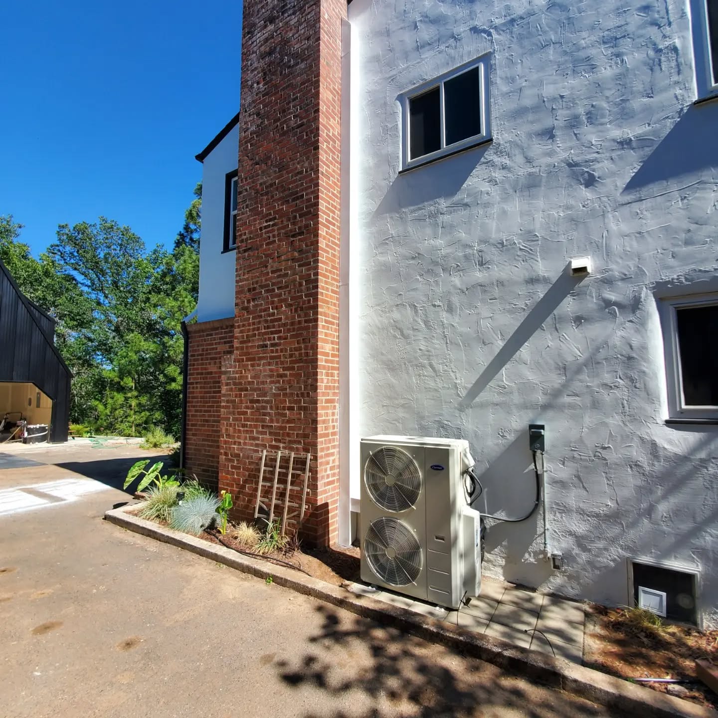 We had the pleasure to bring this 1940s home in to the 21st century. 5 zones with a single variable condensor, all connected with nest home control. Energy efficient and convenient.