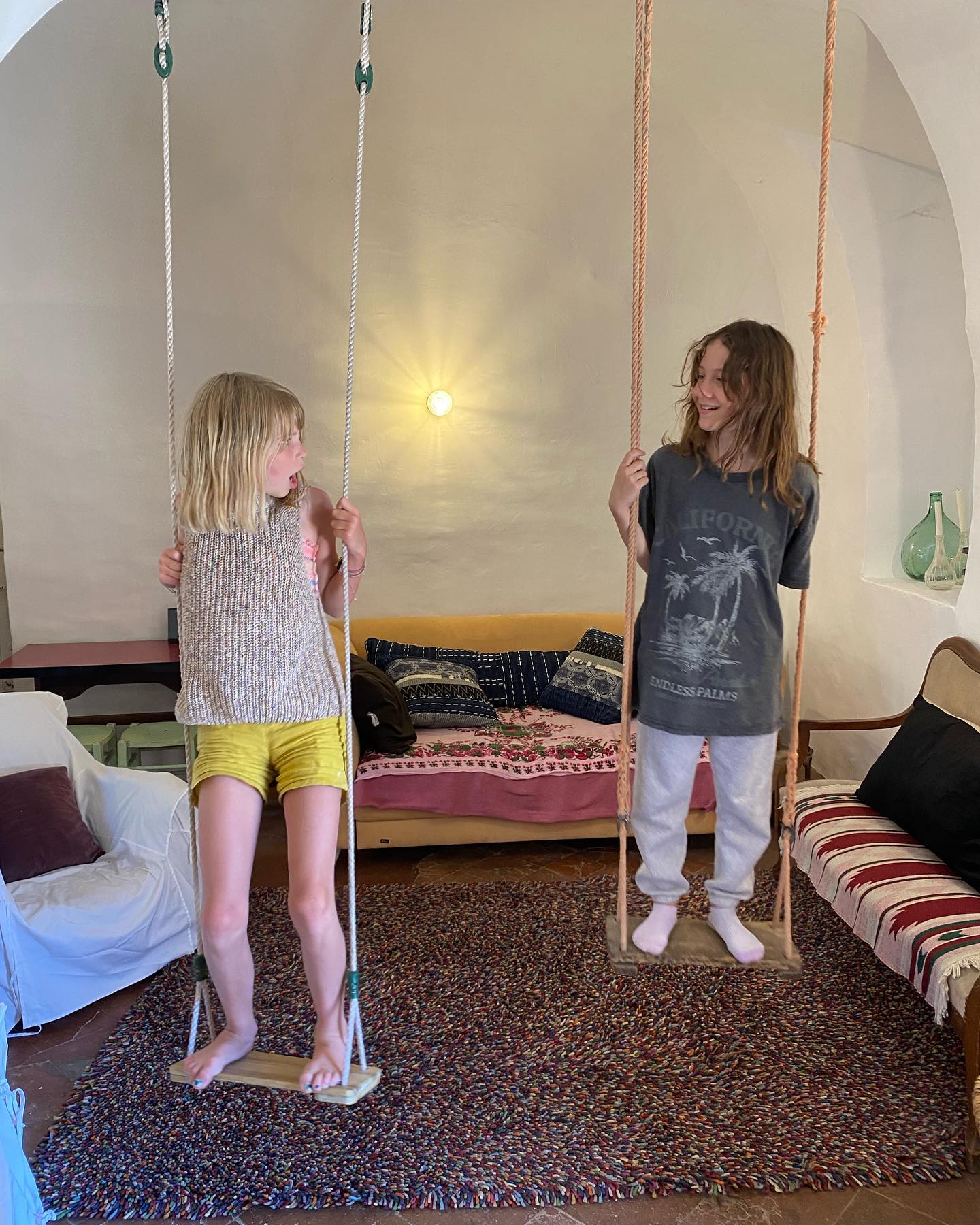 What do you do when you arrive at La Maison LONG****? You swing in the living room with your friends!