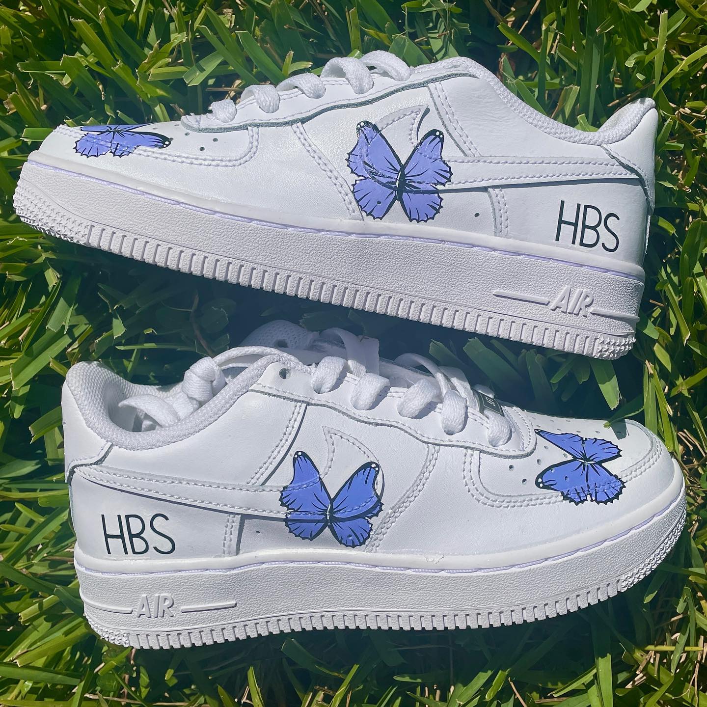 personalized bat mitzvah customs🦋💜
#customs #customnikes #airforce1 #nikeaf1 #customaf1 #customairforce1 #nike #nikecustom #angelusdirect #angeluspaint #explorepage