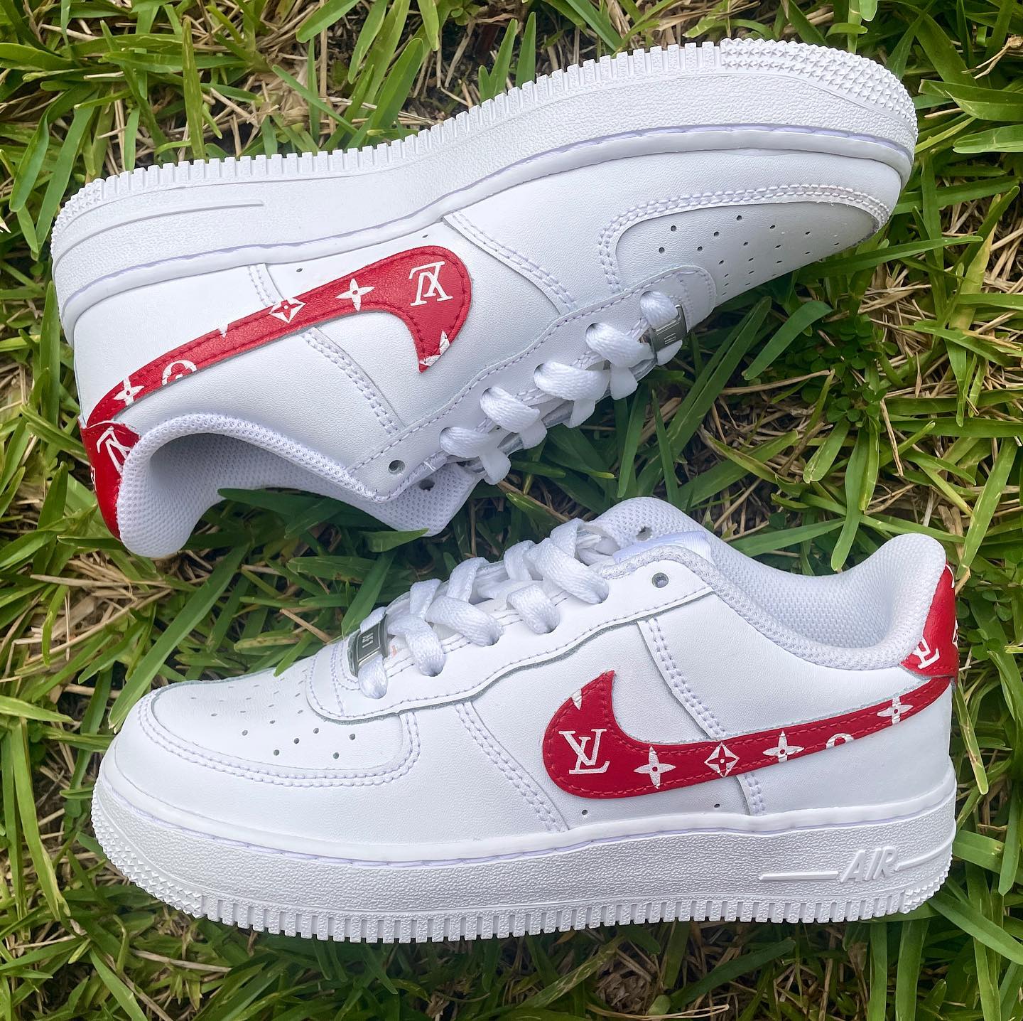 LV monogram customs❤️
#customshoes #customsneakers #customs #nikeairforce1 #nikeaf1 #customairforceones #customaf1 #louisvuitton #angelusdirect #angeluspaint