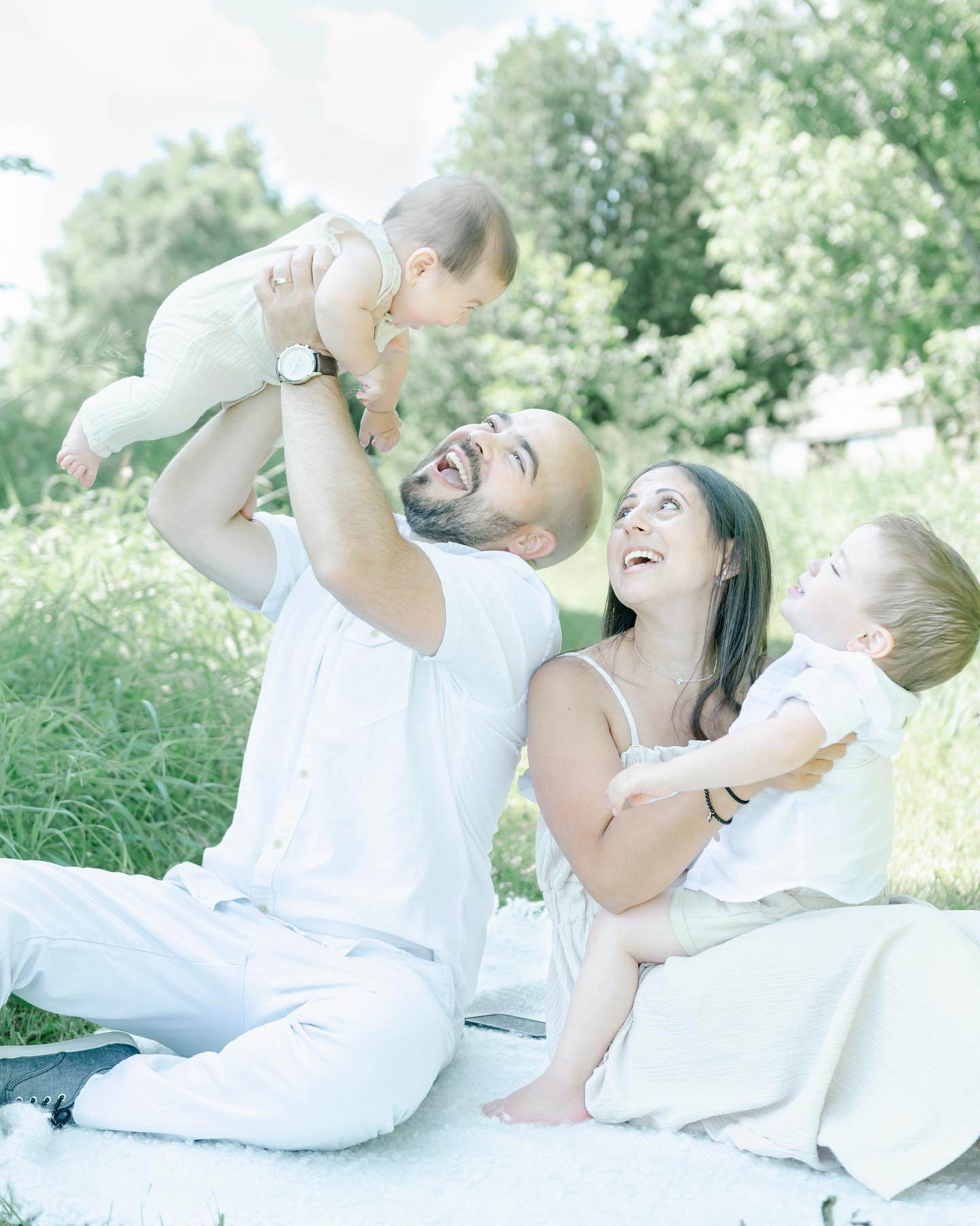 Surprise!! ✨FREE✨ photos and session ✨DISCOUNTS✨ at the Uxbridge Farmers’ Market this coming Sunday August 21st from 9am to 2pm!!
Just confirmed, folks: I’ll be hosting a Photo Booth with a beautiful summer photo installation (complete with bench, florals, farmhouse chic decor - just wait!!) for all guests to grab a free family or group photo! PLUS I’ll be offering fine art prints for sale AND Farmers’-Market-exclusive discounts on your favourite portrait sessions!!*
15% off for Uxbridge residents
10% off for surrounding Durham Region
5% off for the rest of you lovelies!
AND 5% off all event photography! Yes, weddings too!!
Uxbridge has been through so much with damages from May’s terrible storm, so let’s support local businesses together! Come get your free photo taken in the booth, and support my incredible fellow vendors at this amazing event!!
🤍🍅🌽🥕
.
.
*Discounts applied to regular priced sessions only. Proof of residence required at time of purchase. Discounts cannot be combined with any other offer.
.
.
.
.
#uxbridgefarmersmarket #DiscoverUxbridge #UxbridgeTourism #durhamtourism #supportlocal #photographyspecial #familyphotography #newbornphotography #maternityphotography #torontomoms #gtamoms #torontofamilyphotographer #torontonewbornphotographer #torontomaternityphotographer #torontoportraitphotographer #torontoeventphotographer #torontophotographer #gtaphotographer #ontariophotographer #vaughanphotographer #durhamregionphotographer #themotherhoodanthology #familyinspo #refinedpresets #refinedco #lightroompresets #naturallight #naturallightphotography #lightandairy #megmateraphotos