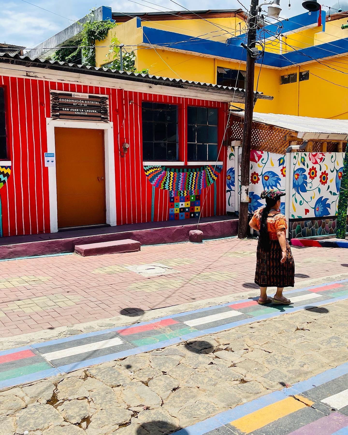 🌈🦋🦚🦄🪸🐠 #guatemala #sanjuanatitlan #lakeatitlan #colors #streetart #sillypotatoes