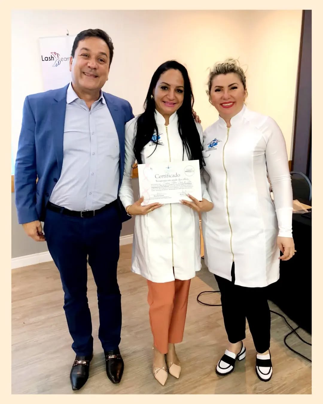 Formada em TERAPEUTA EM SAÚDE DOS CÍLIOS.
Essa formação foi a realização de um sonho! Obrigada Deus 🙏
Trabalhar de forma segura sempre foi um pré - requisito aqui no Studio, agora com esta formação posso oferecer o que há de melhor no mundo dos cílios 🦋🚀
Porque da saúde dos Cílios eu cuido.
Gratidão @ontopbrazil pelo excelente conteúdo, que agrega tanto conhecimento para a nossa profissão 👏👏👏😍
.
.
.
.
#lashterapeuta #autoestima #saudedoscilios #ciliososasco #lashextensions #cilios #ciliosdivos