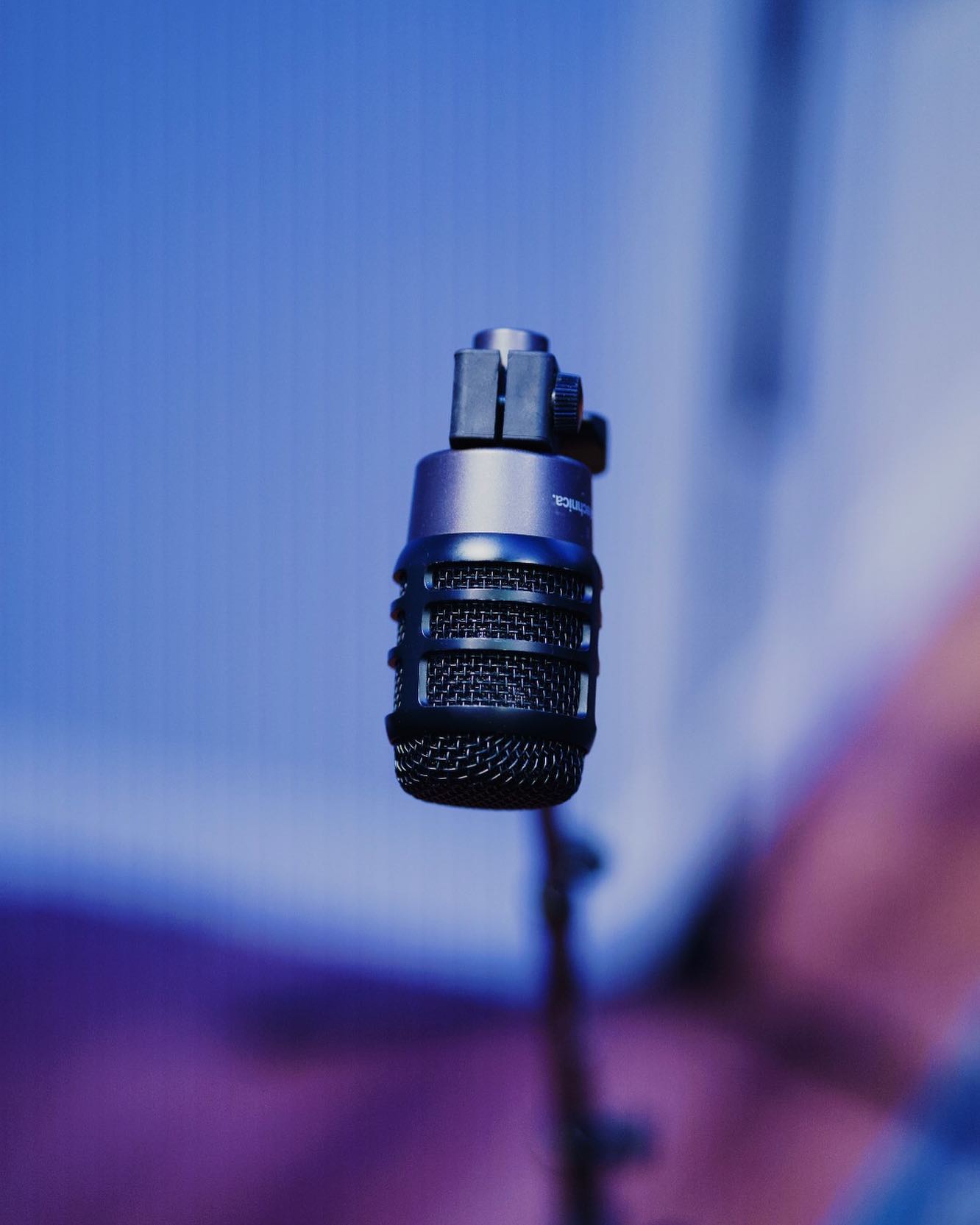 Singing our way into the weekend 🎤🎙
.
.
.
.
#weddingband #functionband #function #brighton #brightonband #studio #music #singing #vocals #record