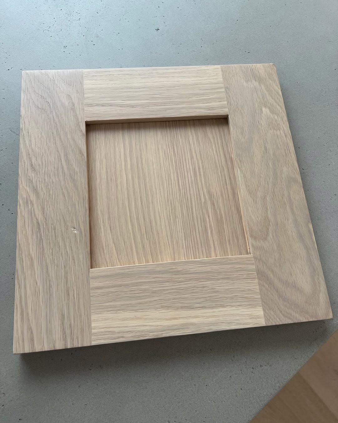 We are excited for our new custom line and beautiful white oak wood door! Natural wood is back!