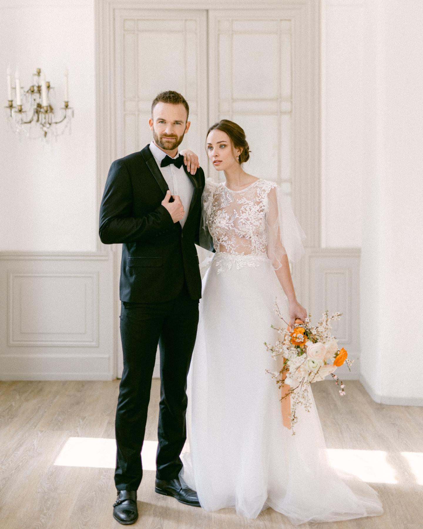 Wedding in the south of France
.
.
Filmmaker : @guillaumeauric
Wedding Designer & Art floral, Flatlay : @lablondeetlebarbudesign
Rental & Dishes : @jolibazaar
Dress : @marionferacreation
MUHA : @karinebrossardmakeuphair
Jewellery : @sohelo_bijouxmariage |@swarovski
Stationery : @lapommeetlapipe
Wedding cake : @lesdelices2gladys
.
Publié sur @adore.blogmariage
.
#provencewedding #fineartweddings #weddinginprovence #bridalinspo #mariageromantique #fineartweddingphotographer #bridetobe2023 #fineartcuration #frenchwedding #frenchrivierawedding #weddingphotographer #photographemariage #mariagecotedazur #weddingplanner #sinspirersemarier #wedding2023