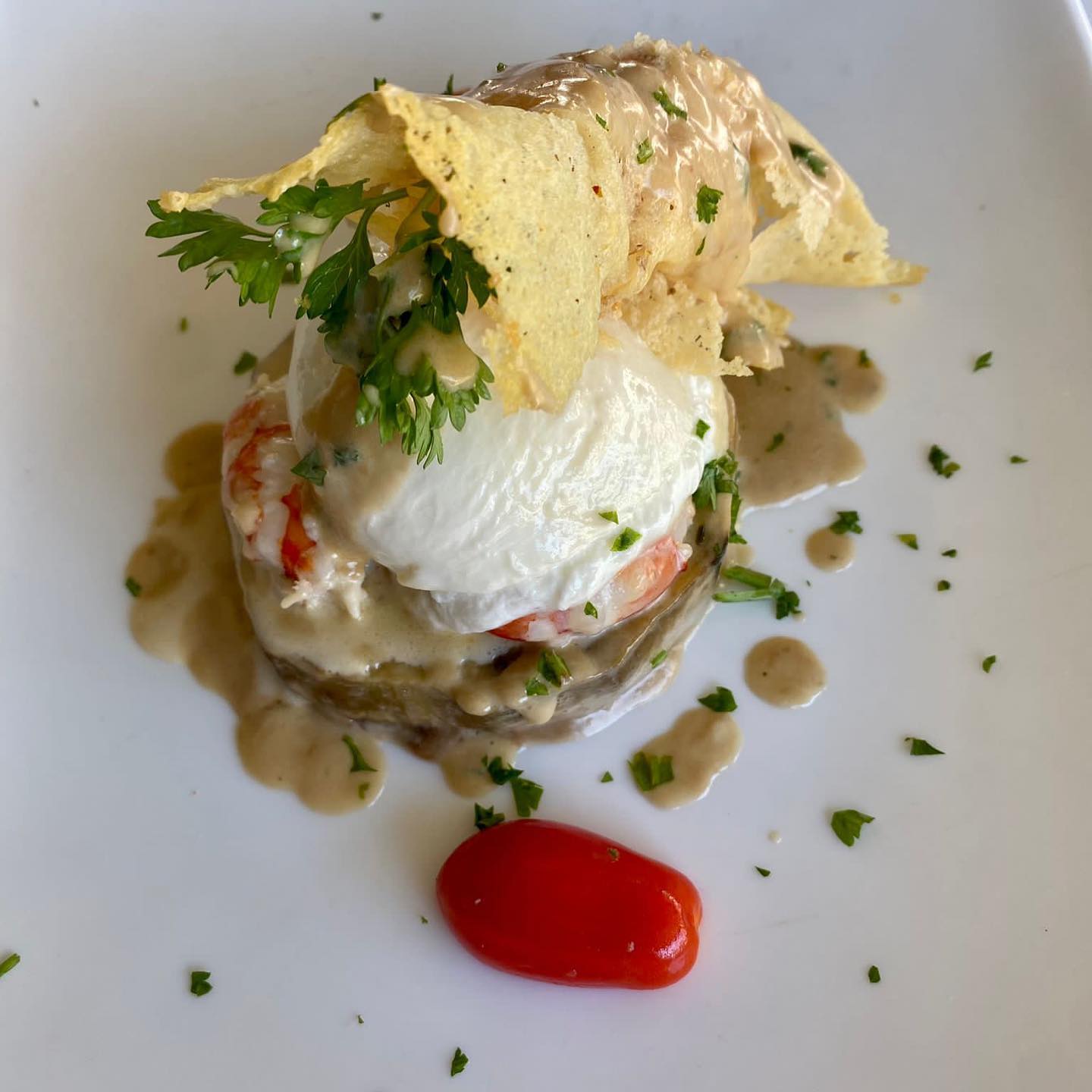 Trancio di melanzana con gamberoni e burrata
#villapioppi #villapioppirestaurant #villapioppipizzeria #villapioppihotel #sirmione #gardalake