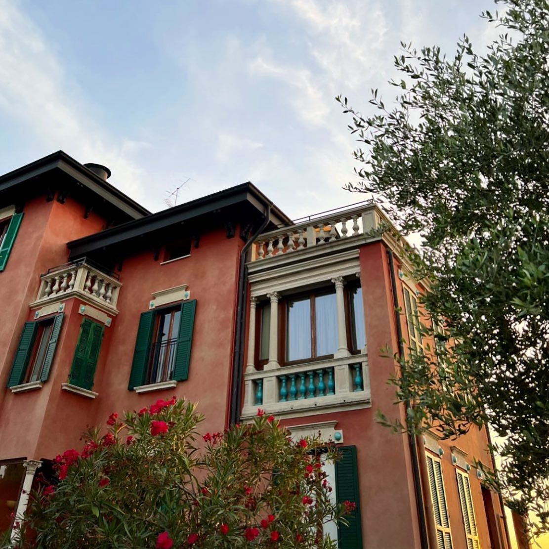 🏰
#villapioppi #villapioppihotel #villapioppirestaurant #villapioppipizzeria #sirmione #gardalake