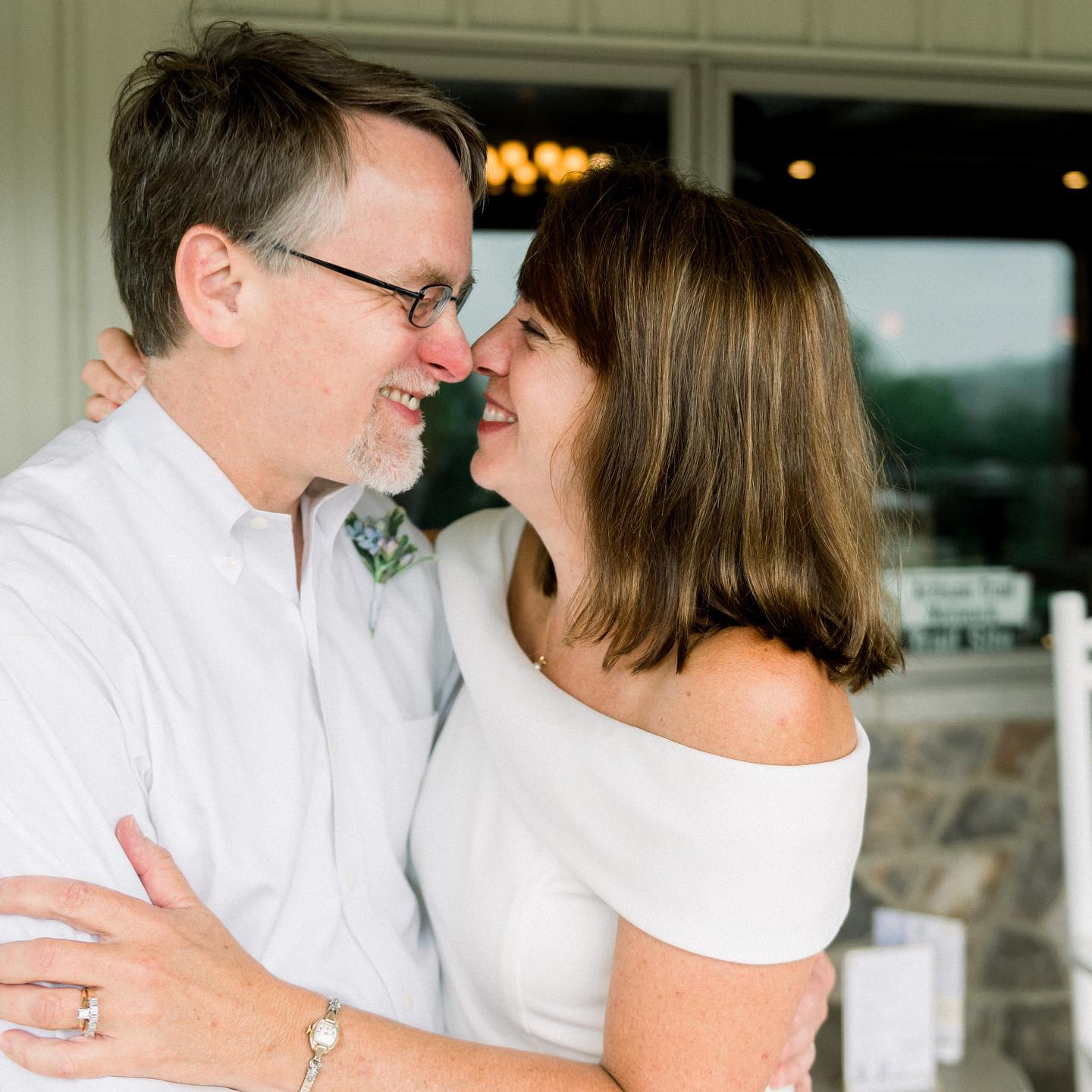 You deserve to have incredible wedding photos no matter how old you are, how many times you’ve been married, or if it’s pouring down rain (like it was on this day, but you’d never know that… 😂) ☔️
If you’ve found someone you love enough to marry, that should be celebrated and documented in the most authentic way possible.
Real emotions look way better in photos 💯👌🏻
🧡 Emily
Photos & flowers: me! @thephotoandflowergirl
Venue: @magnoliavineyards