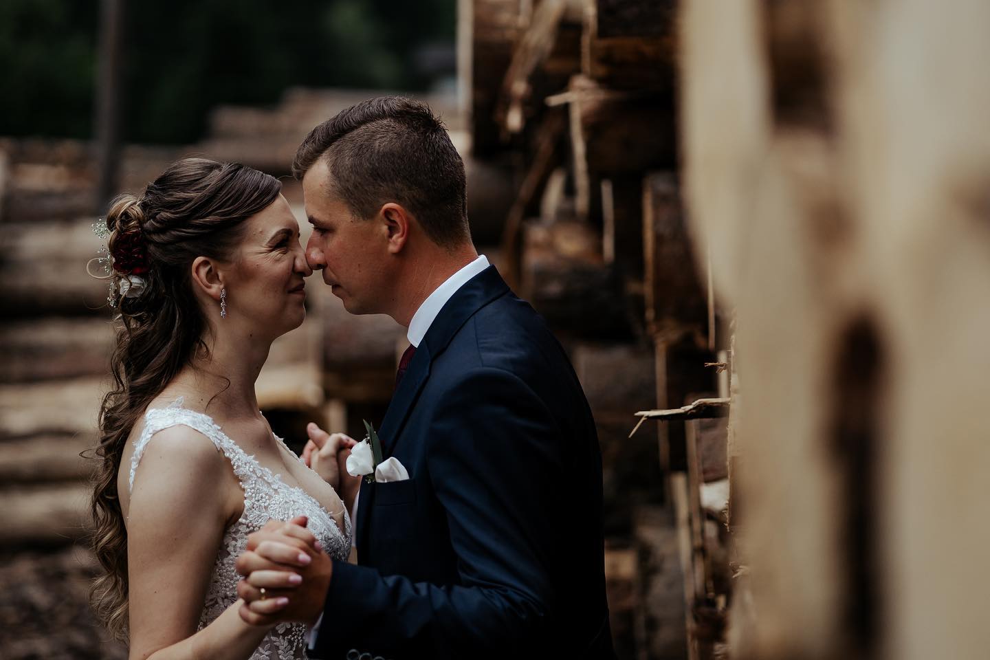 Svatba Weroniky a Łukasze :)
#svatba #svatebnisaty #svatba2022 #svatebnifotograf #svatebniinspirace #svatebnifoto #wedding #weedingdiaries #svatebnikytice #instawedding #bride #moravka #svatebnimisto #love #laska #fotograf #fotografostrava #weddingphotographer #weddingday #beskydymountains #svatbavbeskydech #ślub #slubneinspiracje #weddingphotography #svatbavprirode