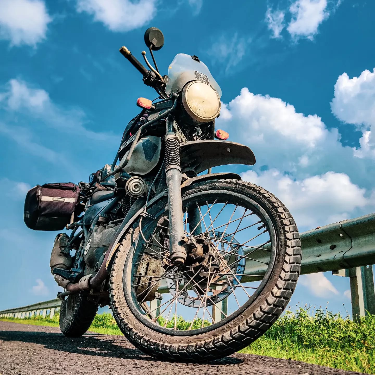 Shot this a little before Varanasi today and what a beauty this machine has been. Took me half way across the country and brought me back and goes on like a dream. 😍 Got to keep this for longer and go to the western side now. 😂
#bikersforgood #bikersofinstagram #thebikerpreneur #whereismohit #thebestpeoplearound #travelersofinstagram #travelgram #varanasi #RidePure #PureMotorcycling #RoyalEnfield #RoyalEnfieldRides #RoyalEnfieldTribe @RoyalEnfield @RoyalEnfieldRides @RoyalEnfieldTribe @theghostrider31 @sidlal @thebikerpreneur