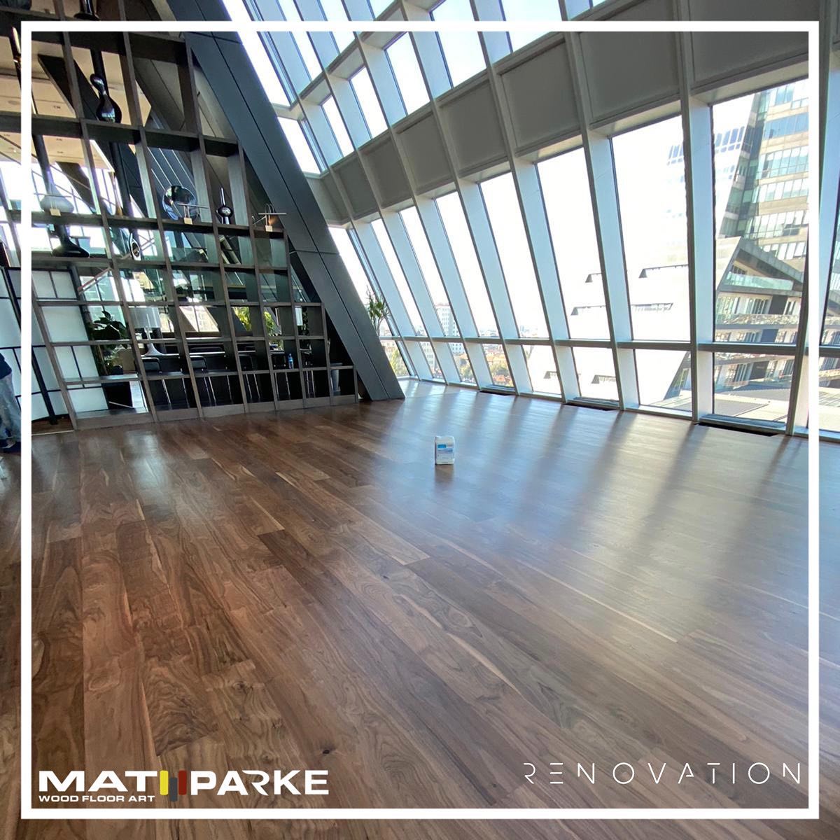 Ceviz lamine parke büyük titizlikle yenilendi • walnut laminated parquet has been renewed with great care 🌲
