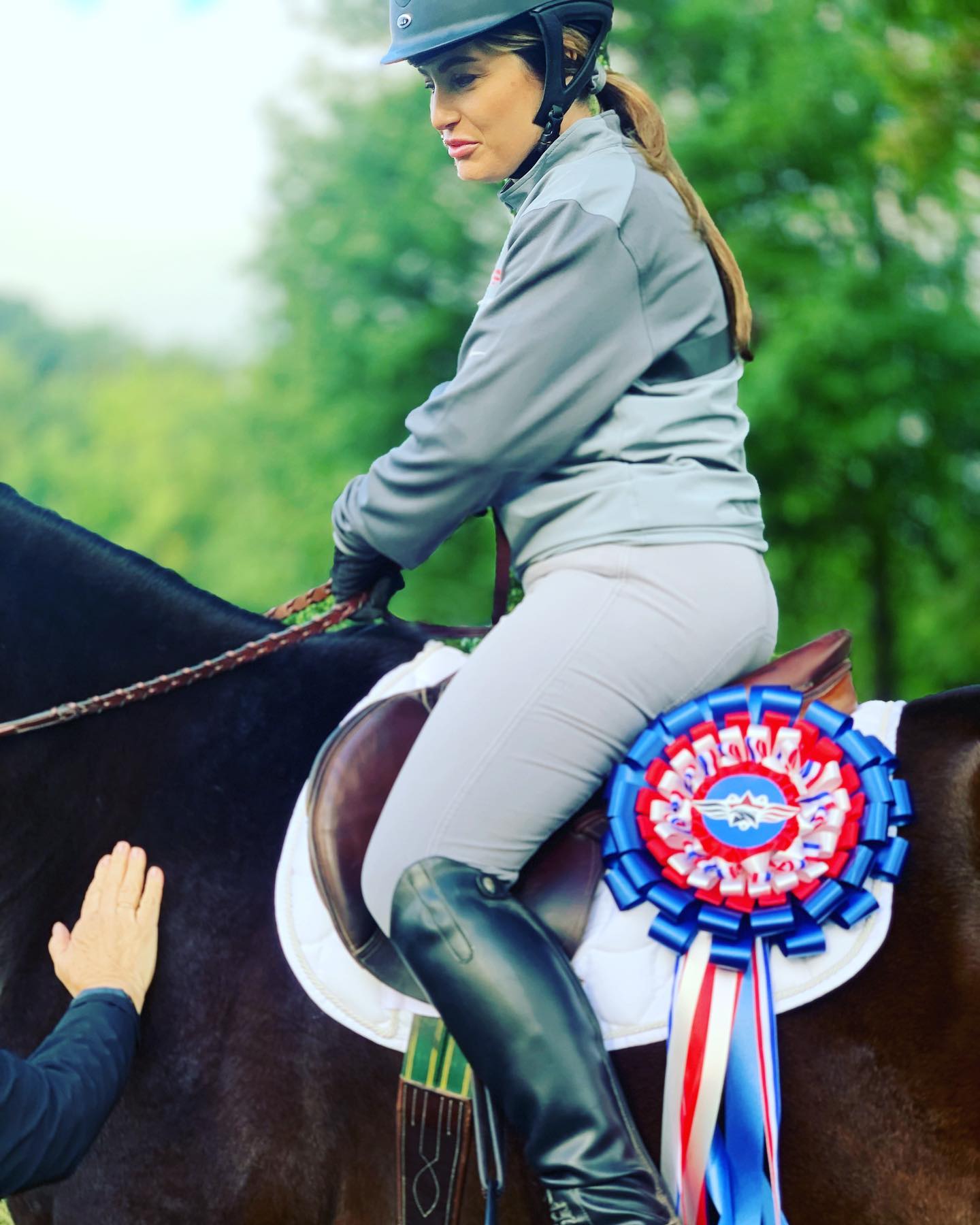 Gold made an appearance at @vfrfoundation charity golf outing today! ❤️🤍💙