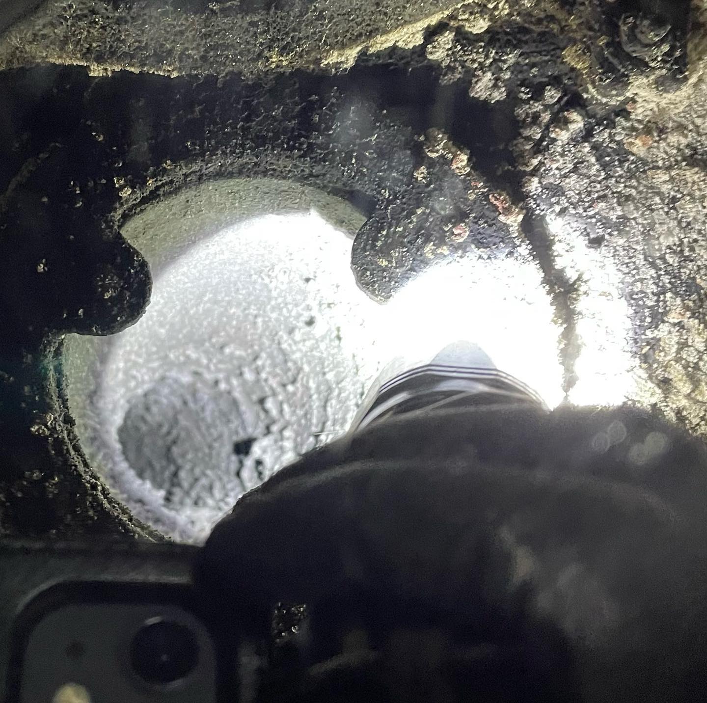 Mirror mirror on the wall…..who’s the cleanest of them all!
#squeakyclean #chimneysweep #winterready