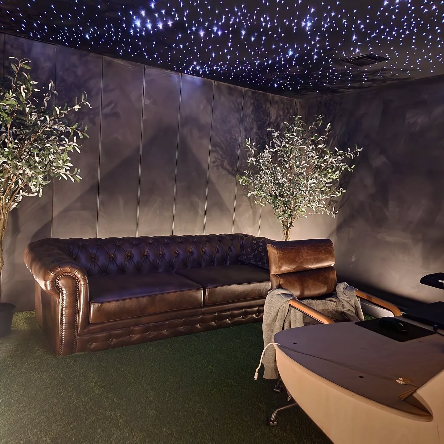 Recording sound studio for an amazing and talented person is looking