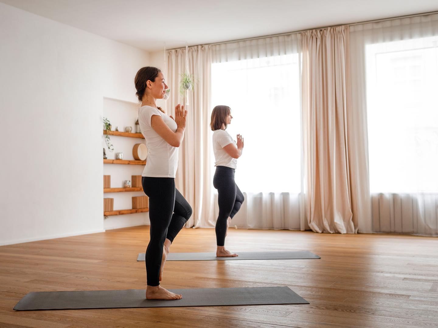 Wunderbares Shooting für @yogastudio_wolke34.augsburg 🤍
.
.
.
.
#corpotatephotography
#corporate
#piasimonphotography
#yogalove
#lovemyjob
#healtylifestyle
#werbefotografie
#unternehmensfotografie