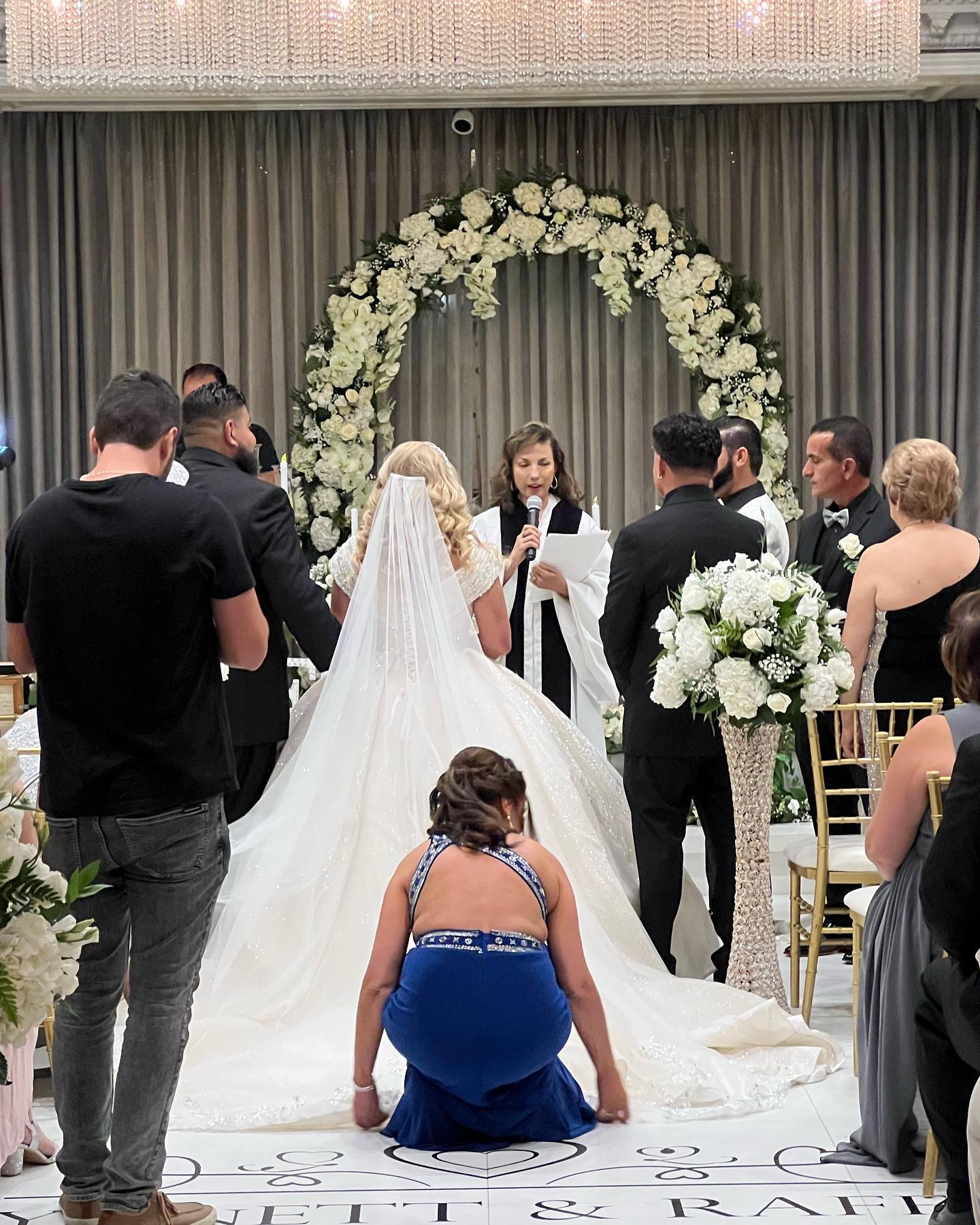 ❤️❤️❤️Beautiful wedding ceremonies officiated by our Minister & Notary Public Jenny L. Mora. Call for yours in our wedding Chappell or your favorite place. Reservations @ (818)404-6804 or through website:🥰🥰🥰
www.melvinmora.com