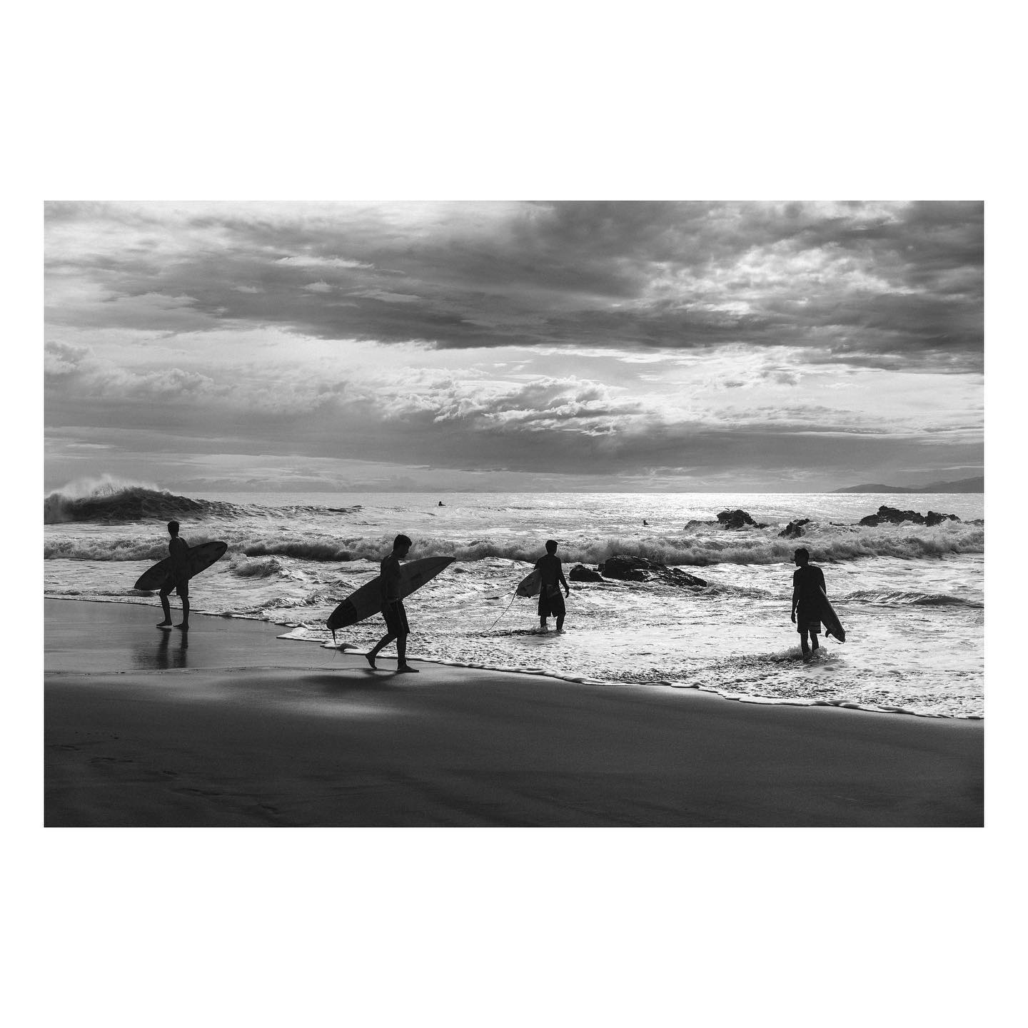 Mexico #08
one of our favourite places
After several weeks of backpacking through Mexico we had enough and desired being with like minded people. Since we knew we’re going to Mexico we had been in touch with a missionary family @hopeforpuertoescondido and hoped for a chance to meet. We had no idea how beautiful puerto escondido is. We simply decided to fly to the other side of the country to get to know this family. 🙂 Stuff like that is not uncommon to us - we think it’s one of the most precious things in life. We appreciate to connect with strangers, journeying for a few days and becoming friends. Especially whenever we have Christ as a foundation in relationships it feels quickly more like a long known friend or family member less a stranger. We got wholeheartedly welcomed in puerto escondido and stayed at the wonderful “casamar hotel”. Free yoga in the morning with gorgeous @rosarioitatiayala , weekly community dinner, non smoking, healthy atmosphere and more. we ended up staying in the same place for two weeks and felt in love with the town. We’re well aware of the ugly parts there too. But in all honesty wherever are humans there’s a whole lot of dirt (we’re talking about manners, drugs and other problems), too. But puerto reminded us a lot of Byron Bay - and most of you might know how much we enjoy the gypsy kind of surfers towns. All we’re saying is we had an incredibly wonderful time. Not because of the place itself but because of God’s guidance and his way of showing us his love. Thank you family jones for worshipping, eating, laughing and praying together. 🙌🏼 Our heart is full.