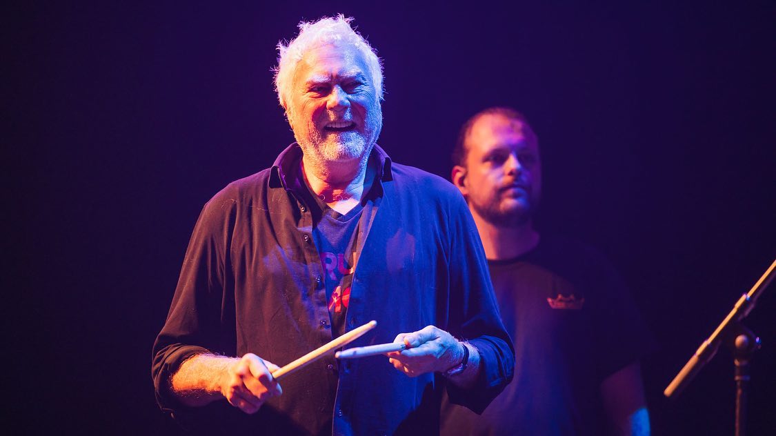 De @drumdemons trapte de dag van @herfstfest_drumfestival af met een donderende show! Onder leiding van @cesarzuiderwijk en @koenherfst op de drums!