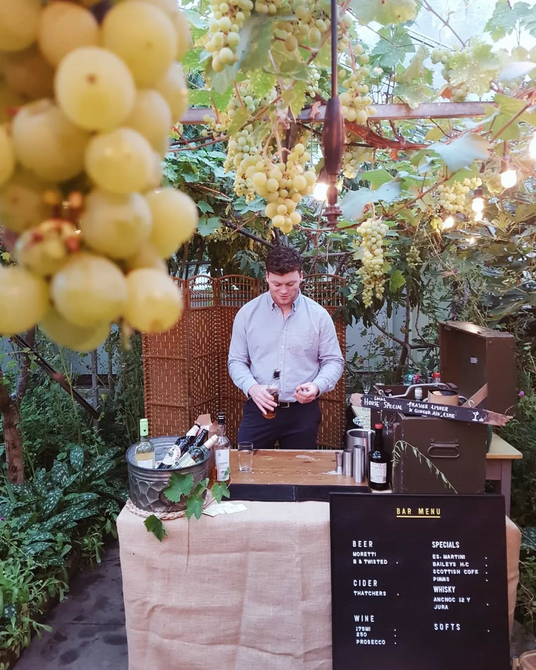 Our classy drinks bar setup at a recent wedding at the fabulous @secretherbgarden in Midlothian, alongside our coffee truck!
Champagne reception โ
Full drinks bar โ
Coffee and hot drinks โ
We've got weddings covered!
#wedding #coffee #scotland #fife #edinburgh #drinks