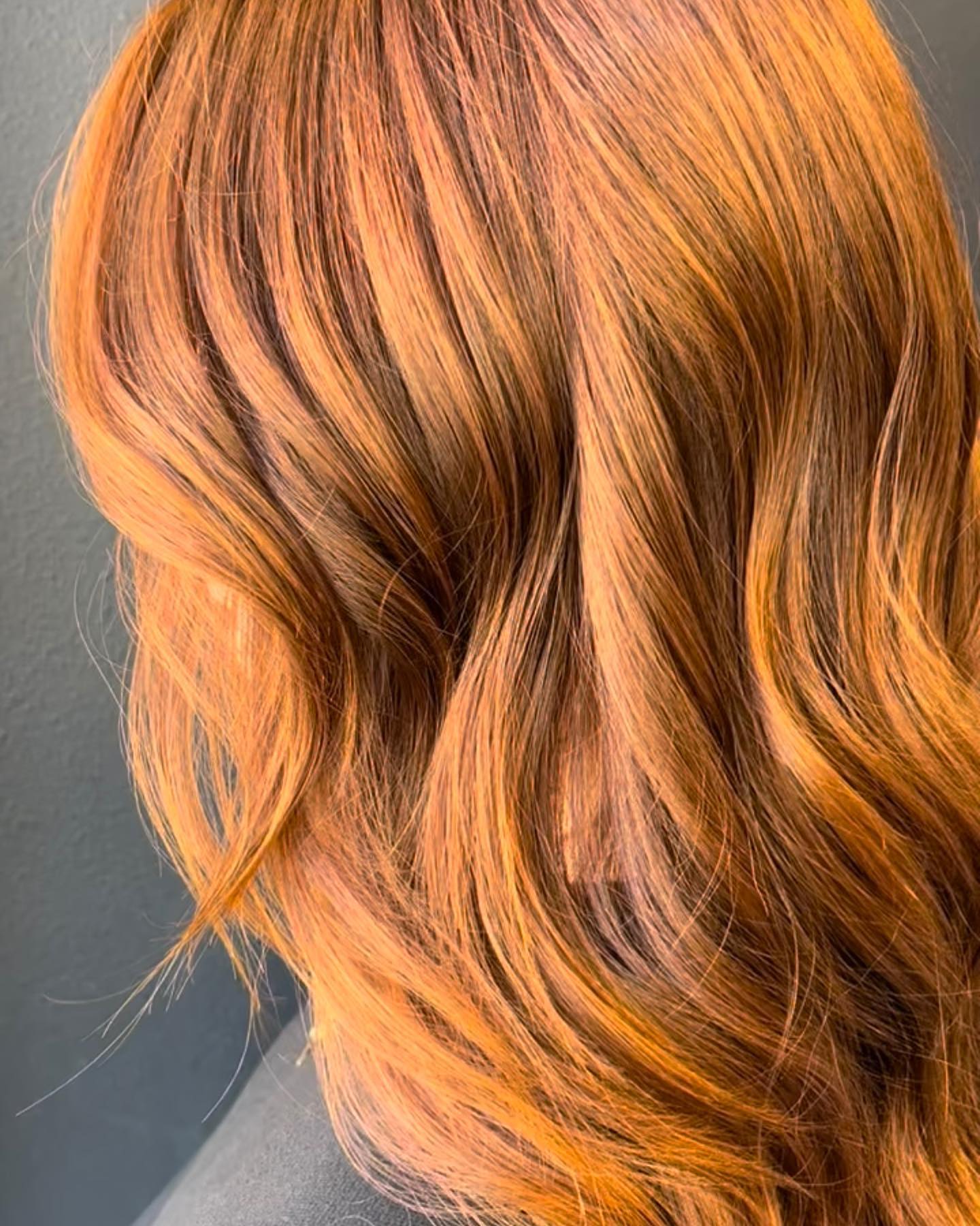 Fall trend on point👌
#winterparkfl #falltrends #2022trends
#winterspringsfl#orlandobalayage
#makeover #luxuryhair #livedinhair
#airtouchhighlights #hiddenweft
#orlandoextensions #orlandohair #dimensionalblondes #orlandonails
#orlandolashes #faceframinghighlights
#gingerhair