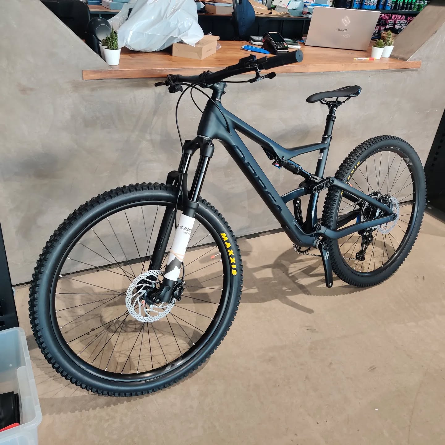 Vi kjør også vanlige sykler...eller kommer dette bli en E-bike