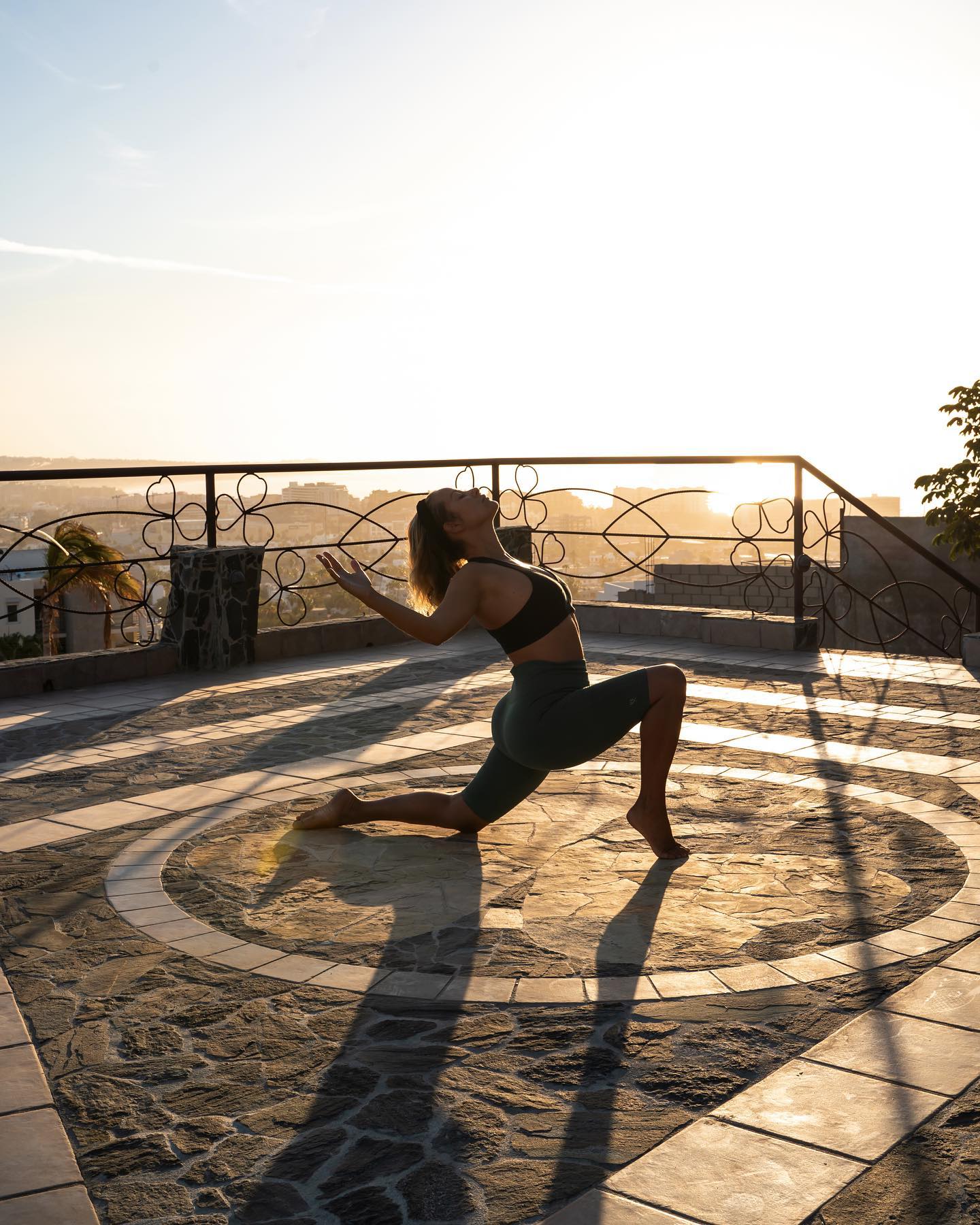 Every day is a great day for yoga at Castillo Blarney Inn, our rooftop terrace is the perfect space to practice yoga peacefully in the sunshine ! ☀️
.
.
.
.
.
#yoga #travel #boutiquehotel #peace #tranquility #cabosanlucas #cabo #mexico #loscabos #explore #namaste #yogi #paradise #bajacalifornia #vacation #vibes