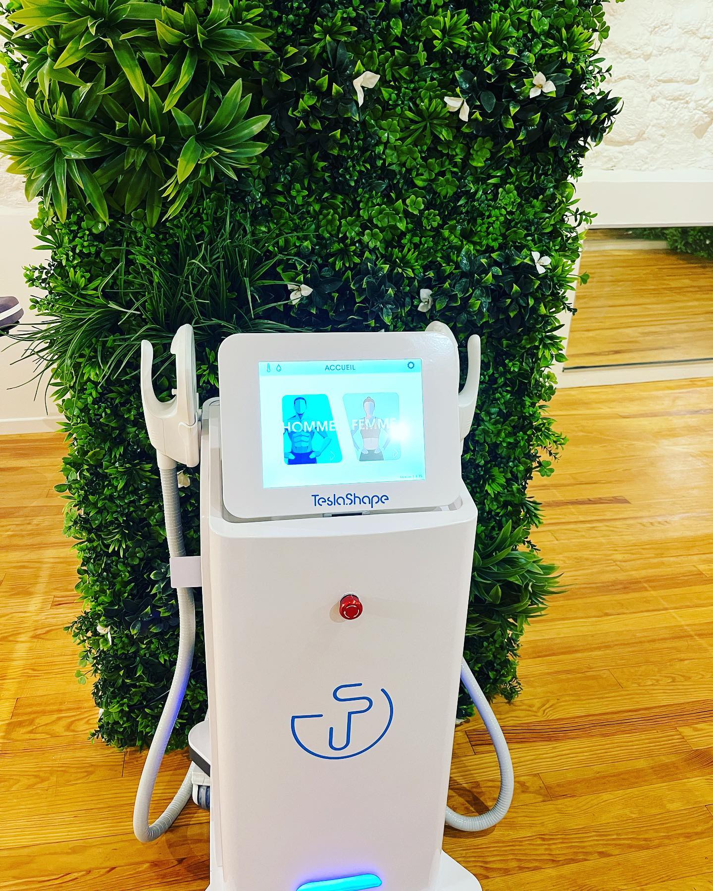 Installation de notre Teslashape dans le centre @bodeez.fr
Merci pour leur accueil, leur confiance.
On leur souhaite plein de réussite pour leur futur ouverture 🎉
Et surtout à très vite 😉
#boodez#epiostechnologies#teslashape#electrostimulationmusculaire#bodyperfect#neuillysurseine#avignon#centrederemiseenforme#centredebienêtre