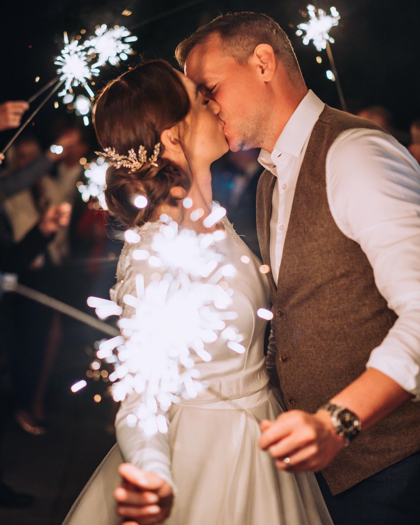 Romča a Ondra:))
#svatba #svatebnisaty #svatba2022 #svatebnifotograf #svatebniinspirace #svatebnifoto #wedding #weedingdiaries #portret #instawedding #bride #portretnifotografie #svatebnimisto #prskavky #feelings #fotograf #fotografostrava #weddingphotographer #weddingday #beskydymountains #svatbavbeskydech #ślub #slubneinspiracje #weddingphotography #svatbavprirode #fearlessphotographer