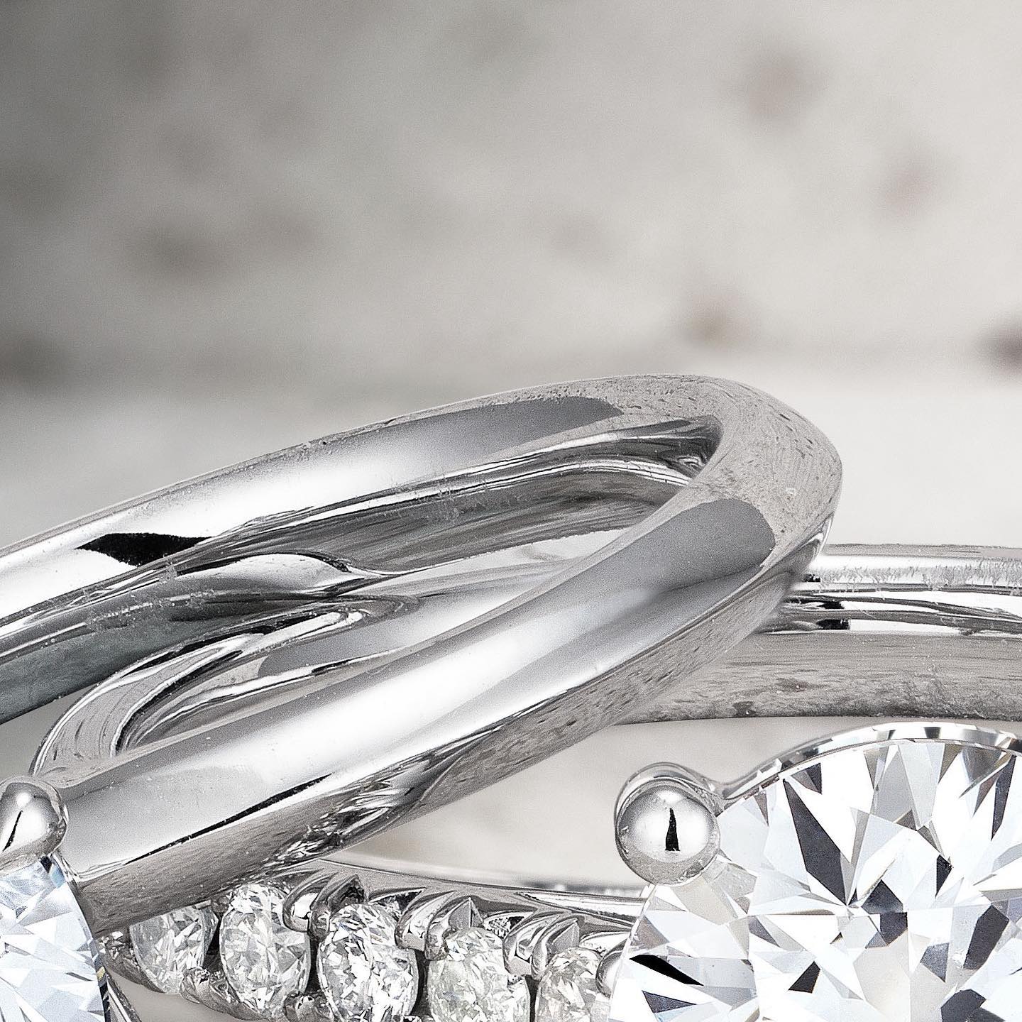 Simply divine.
Left: 1.5 carat round brilliant set in a timeless 6 prong platinum setting
Right: 2 carat round brilliant diamond set in a gorgeous platinum pave setting
#engagementring #engagementringhk #diamonds #diamondshk #naturaldiamonds #labgrowndiamonds #labgrowndiamondshk