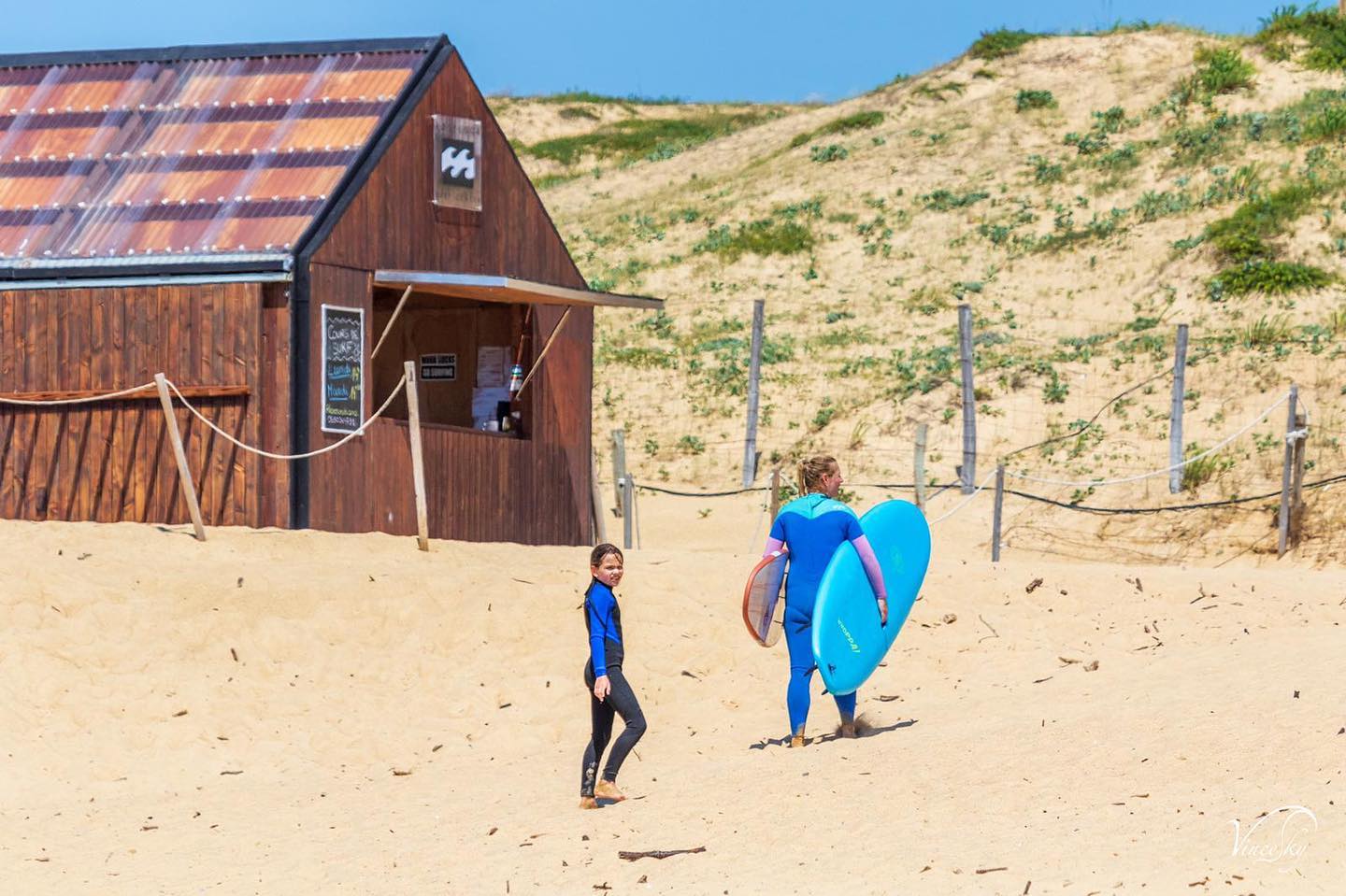 ⚠️⚠️⚠️ Le surf center recherche moniteur pour la saison 2023 de mai à octobre✨🏖 #lesculnus #surfcoach