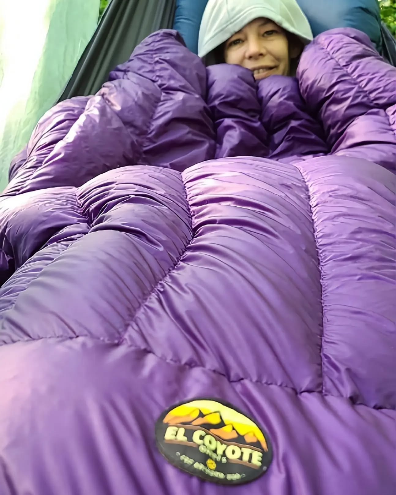 "So far the coldest I have had on trail has been down to 17° in a wet wintery storm. It poured rain, then it sleeted, then snowed with winds about 45mph ontop of the mountain we slept on. My tent was frozen in the morning but I was toasty warm and completely dry in my 10° Alphalite. They are amazing quilts with superb quality, warmth and comfort!"
Thanks Heather for the great feedback and 📸
Always Handmade in USA 🇺🇸