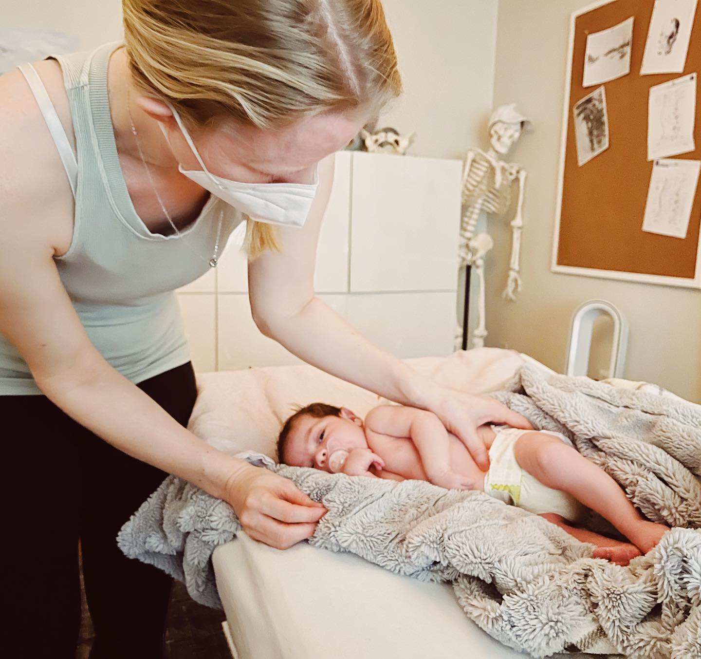 A little relaxation for this little newborn today.
#Paediatricmassage
#miltonontario