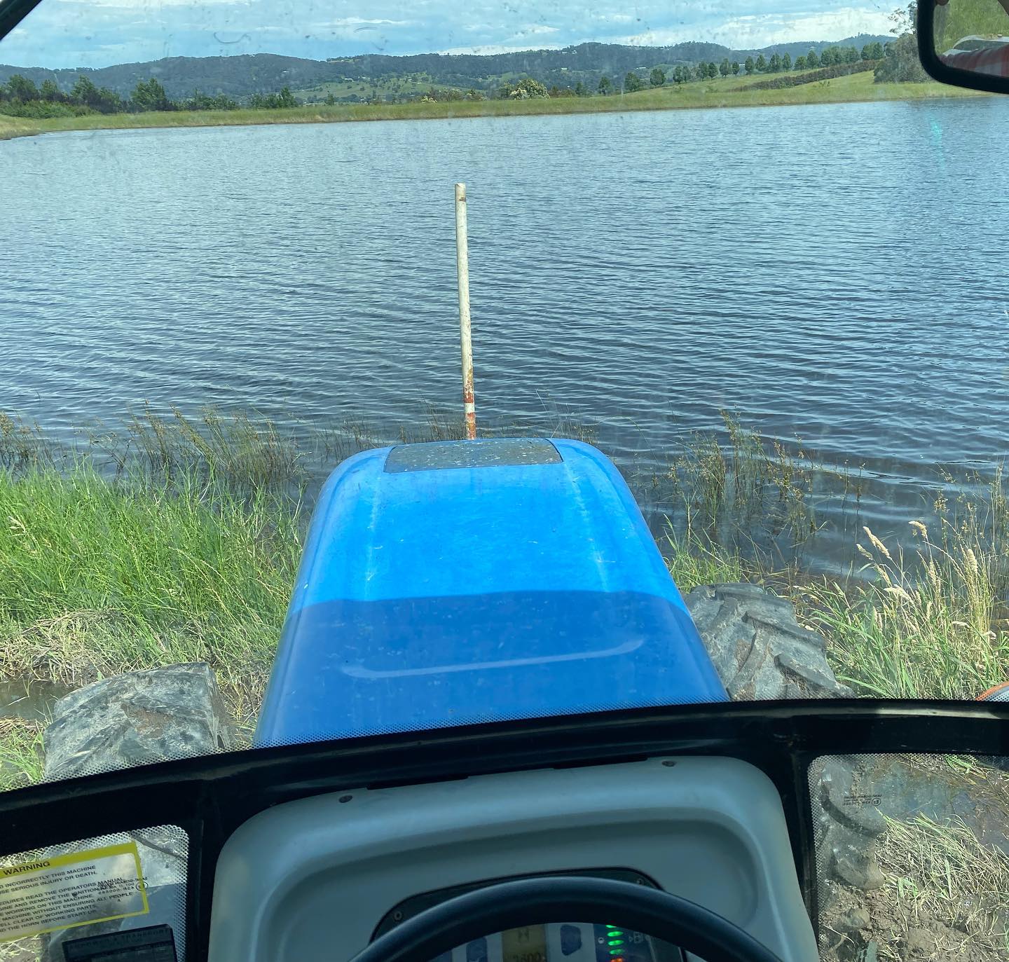 Not a lot of room on the headlands at the moment! #lotsofrain #lotsofgrass #lotsofslashing