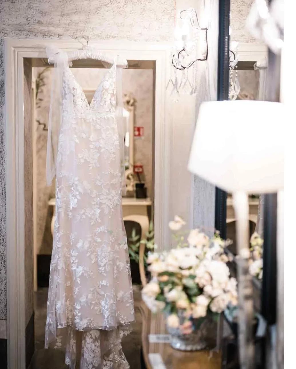 Precious details 🌟
.
.
📷 @ostinelli.cristiano
.
.
.
.
.
.
#italy #italianlakes #italiansummer #resort #villa #boutiquehotel #relais #lakecomohotel #lakecomo #luxuryvilla #travel #bestvacations #bestplacestogo #beautifulhotels #beautifuldestinations #hotelsandresorts #letstravel #instatravel #luxuryhotel #lifewelltravelled #luxurytravel #luxuryresorts #travelandleisure #luxuryworldtraveler #travelawesome #wonderful_places #wanderlust #wonderfuldestinations #condenast #cntraveler