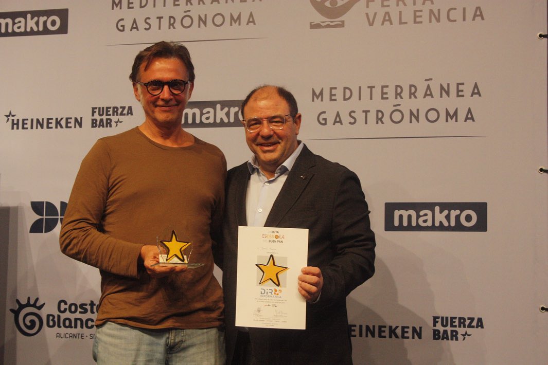 Molt contents per recollir l’Estrella de la Ruta Del Buen Pan 2022 organitzada per @panatics✨