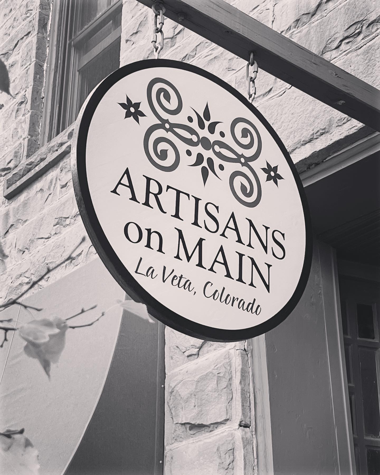 Artisans will be closed today. Stay warm out there! 🥶 ❄️