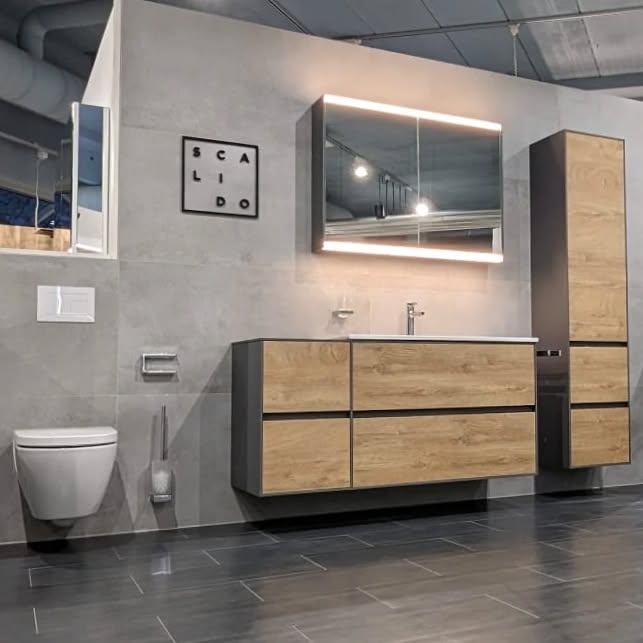 Heute ist das erste SCALIDO-Bad in unsere Ausstellung eingezogen. ➡️🏠
Wir freuen uns schon sehr auf die ersten Beratungen mit dieser hochwertigen, designorientierten Badezimmermarke. ✨
.
#gittfried #karlsfeld #ausstellung #baddesign #scalido #scalidofieber #badezimmer #waschplatz #waschtisch #familienbad #wc #badewanne #badmöbel #gsh