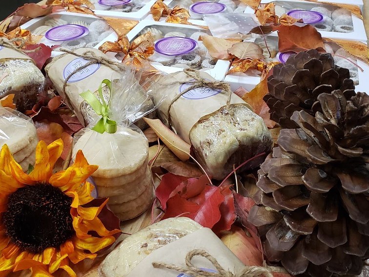 We are at Nordstrom in Walnut Creek today from 11:00am - 4:00pm to supply you with all your thanksgiving dessert needs ! 🍂🍁🦃