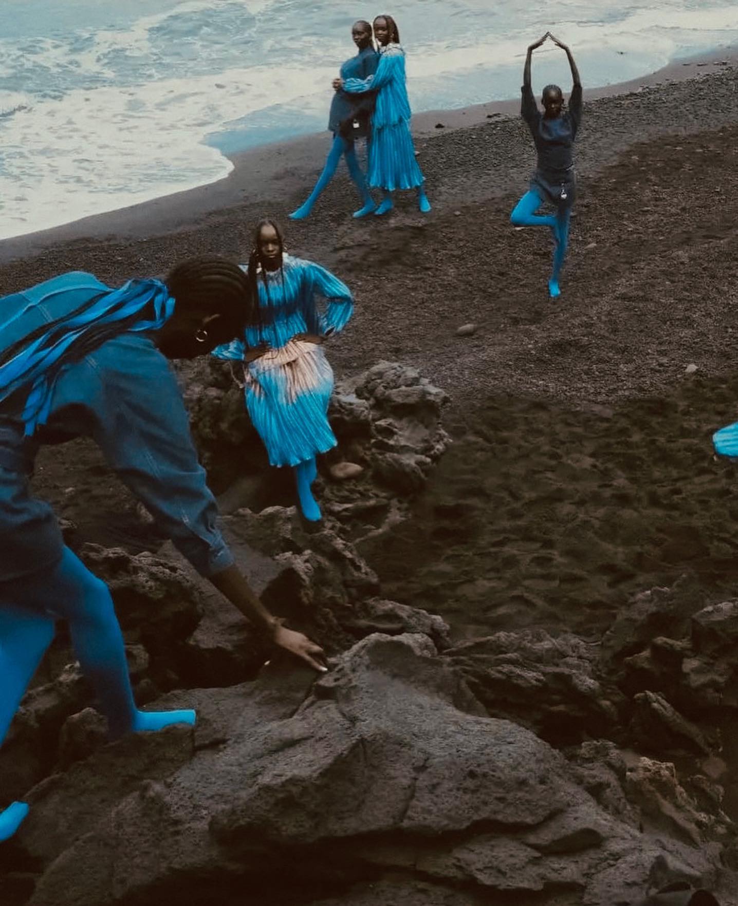 rebirth.
a process of
being pregnant
and in the womb.
being mother
and mothered.
being alchemist
and alchemy.
(re)turning home to yourself.
- - - - -
the mocha moon sacred circle is a 9-month rites of passage and safe space for women to be seen, held, witnessed, and heard during a process of unlearning, re-membering and returning to themselves. this process provides women an opportunity to experience sacred sisterhood and to explore and develop deeper levels of their own womanhood.
the curriculum includes:
- 9 rebirth principles
- weekly moon astrology reports
- weekly lunar exercises
- monthly affirmations
- a goddess of the month exploration
- 2 monthly group calls
- monthly 1-on-1 soul sessions
- individual and group divination
- graduation ceremony and retreat invitation
allow yourself the opportunity to be reborn by embarking on this journey of growth and development. we begin our 6th cohort in january 2023. spaces are limited.
see the link in our bio for more information and to begin the application process. we would love for you to join us. 🌓
artist: shades_of_blackness