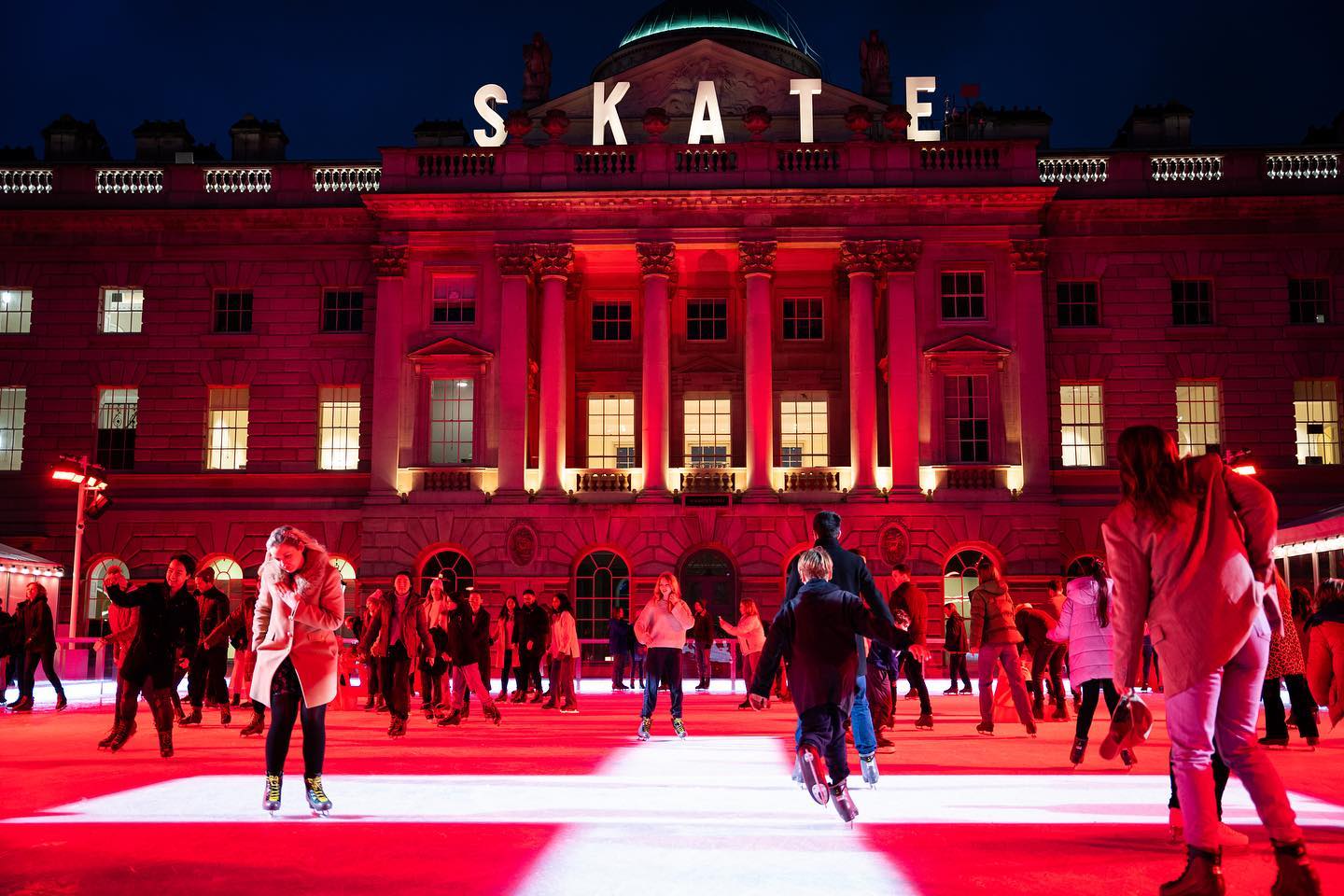 So good to be back at @somersethouse with @myswitzerland this week 🔥
Definitely recommend popping into @jimmygarciacatering Chalet Suisse restaurant for a fondue (and oysters, we love oysters! 🦪😍)👌
.
.
.
#TheLondonStrollers #RoamingBand #BrassBand #StrollingBand #AcousticBand #LuxuryEvents #LuxuryWedding #InternationalBand #London #EventProf #WeddingPlanner