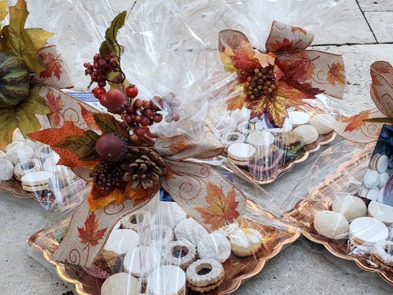 If you want a fast, easy and delicious thanksgiving dessert platter. Come by our store to pick up a ready to go thanksgiving delicacy !