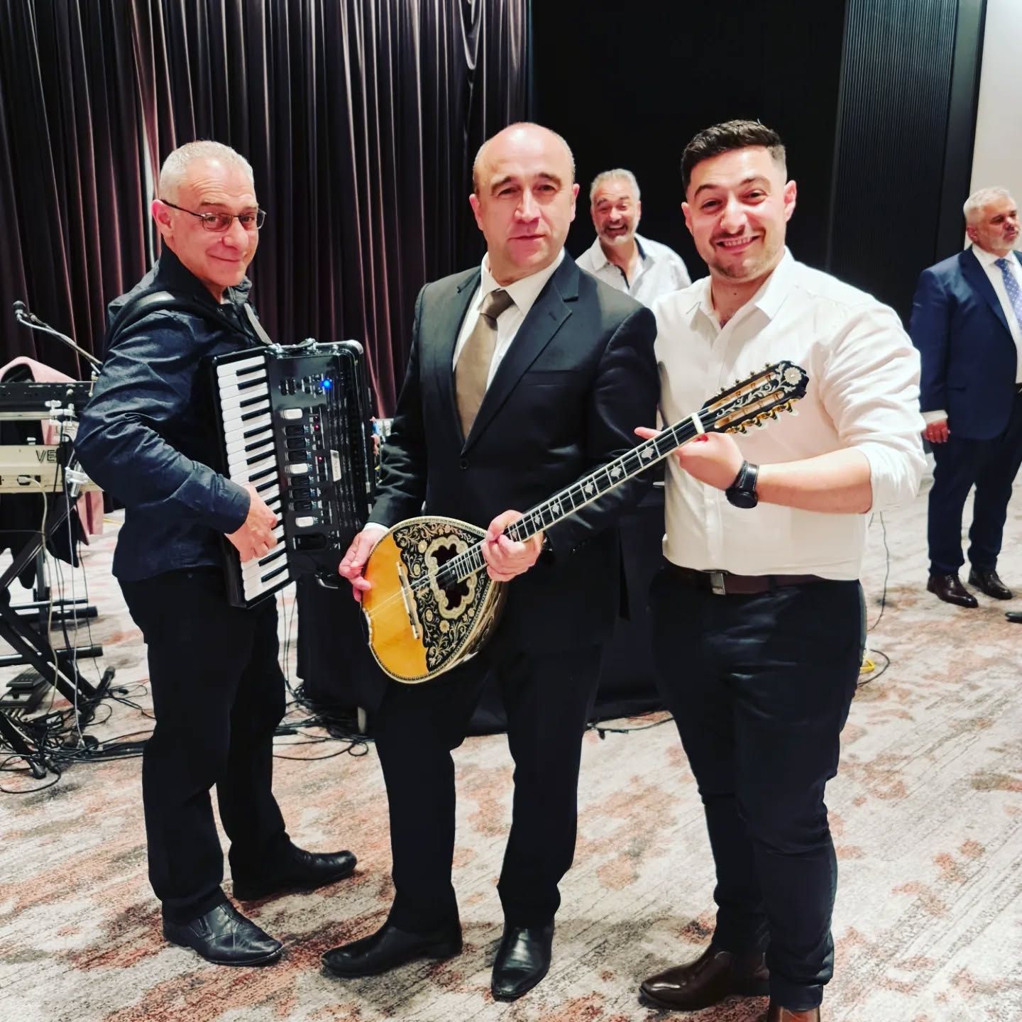 Just a little bit starstruck 🔥🔥
@georgekapiniaris you're an absolute legend, thanks for an awesome night!
#greek #greekwedding #greekmusic #greekmusiclive #acropolisnowfans #acropolisnow