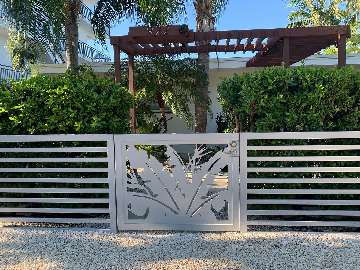 Horizontal Aluminum with waterjet cut gate of Bird of Paradise! #aluminumwelding #birdofparadise #knowafenceguy #knowafenceco