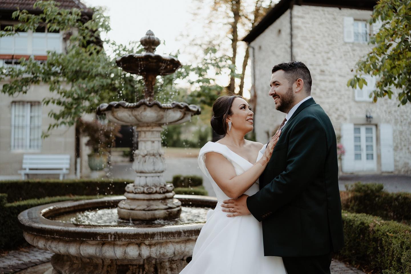 Reminiscing of this past summer’s weddings…
We are getting the last of our amazing photo and video partners’ work from this 2022 season, and it is such a pleasure to dive back in these wonderful moments. To see the day we imagined a thousand times, captured though these artist’s eyes - while we make sure everything gets done behind the scenes.
1-08-22 - “Guines” aka Guylain + Ines
A beautiful multicultural wedding in the Alps combining classy, regal and sophisticated touches with a gangstery art-déco ambiance for an explosive wedding…
So thankful to have been trusted with this beautiful wedding that hit closer to home than most.
Planning: @bonjourweddings.fr
Photo: @chan_photographe
Video: @pierrereynard
Venue: @domaine_de_la_chartrogniere
Catering: @gelin_traiteur
Drinks: @finpallet
Cake: @viviane_champlong_patissiere
MUAH: @jasminabeautyartist
Flowers: @ikebana_events
Assistant planner: @chloe.cnts