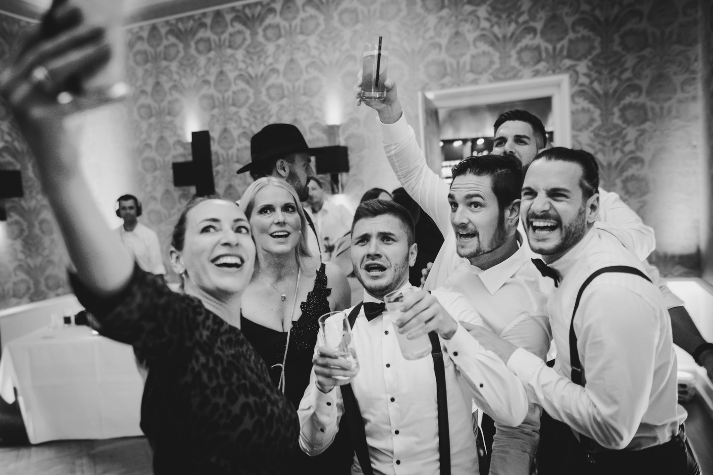 Hochzeit von Hien & Markus..
#hochzeitsfotografie #hochzeit
#hochzeitsfotos #hochzeitsfotograf #hochzeitsreportage #weddingpics #weddingphotography #brautpaar #brautkleid #lookslikefilm #hochzeitsfotosfrankfurt #hochzeitsfotografiefrankfurt #hochzeitsfotograffrankfurt
#hochzeitsfotografie #Frankfurt
#hochzeitsparty #party #partynight #partytime #storytelling #weddingstory