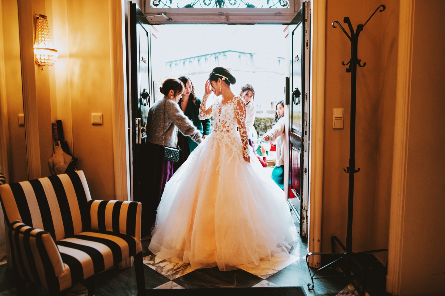 Hochzeit von Hien & Markus..
#hochzeitsfotografie #hochzeit
#hochzeitsfotos #hochzeitsfotograf #hochzeitsreportage #weddingpics #weddingphotography #brautpaar #brautkleid #lookslikefilm #hochzeitsfotosfrankfurt #hochzeitsfotografiefrankfurt #hochzeitsfotograffrankfurt
#hochzeitsfotografie #Frankfurt
#hochzeitsparty #party #partynight #partytime #storytelling #weddingstory
