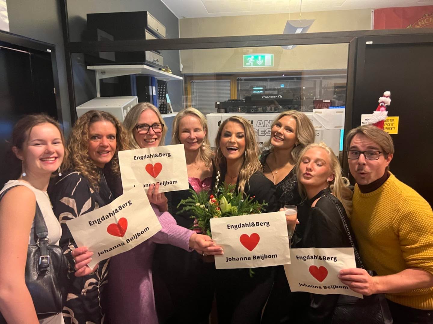 Julfesten avslutades med supershowen på Trädgår’n med fantastiska @johannabeijbom 😍